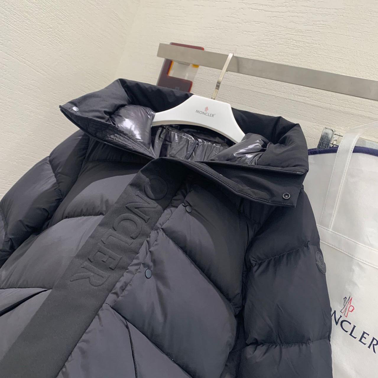 Moncler Short Down Jacket - FashionPlug