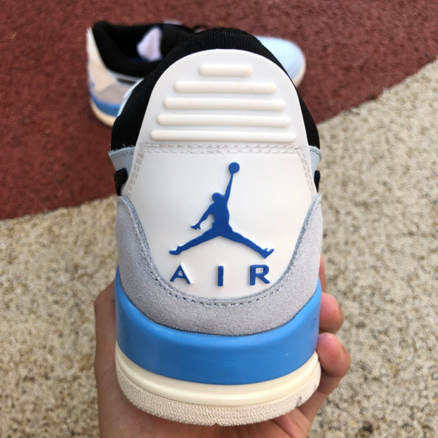 Air Jordan AJ312 Low Sneaker      CD7069-400 - FashionPlug