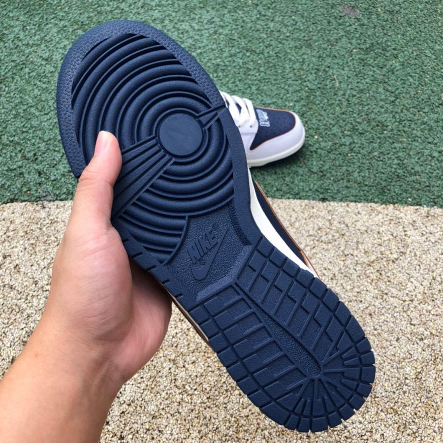 Huf x Nike SB Dunk Low Nyc Sneaker        FD8775-100 - FashionPlug
