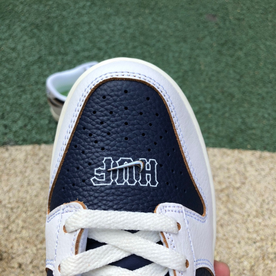 Huf x Nike SB Dunk Low Nyc Sneaker        FD8775-100 - FashionPlug