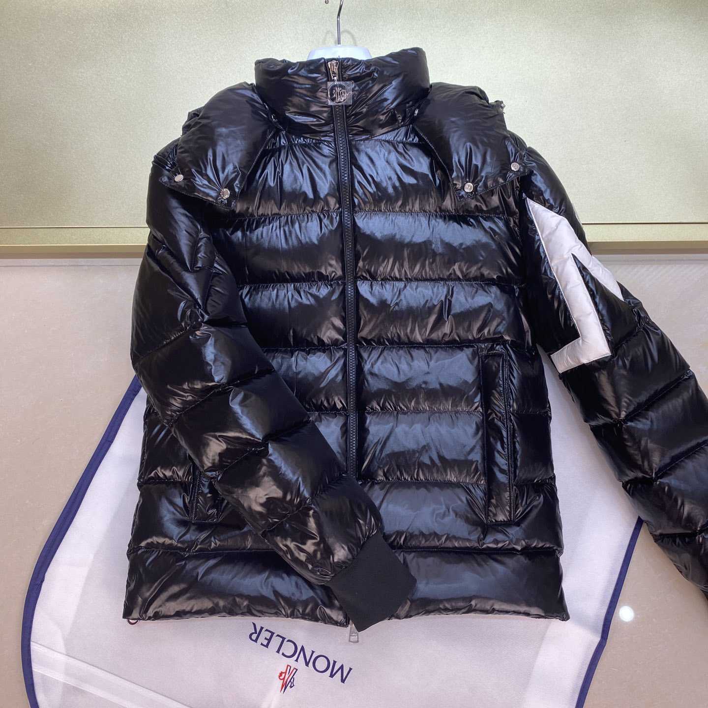 Moncler Corydale Short Down Jacket - FashionPlug