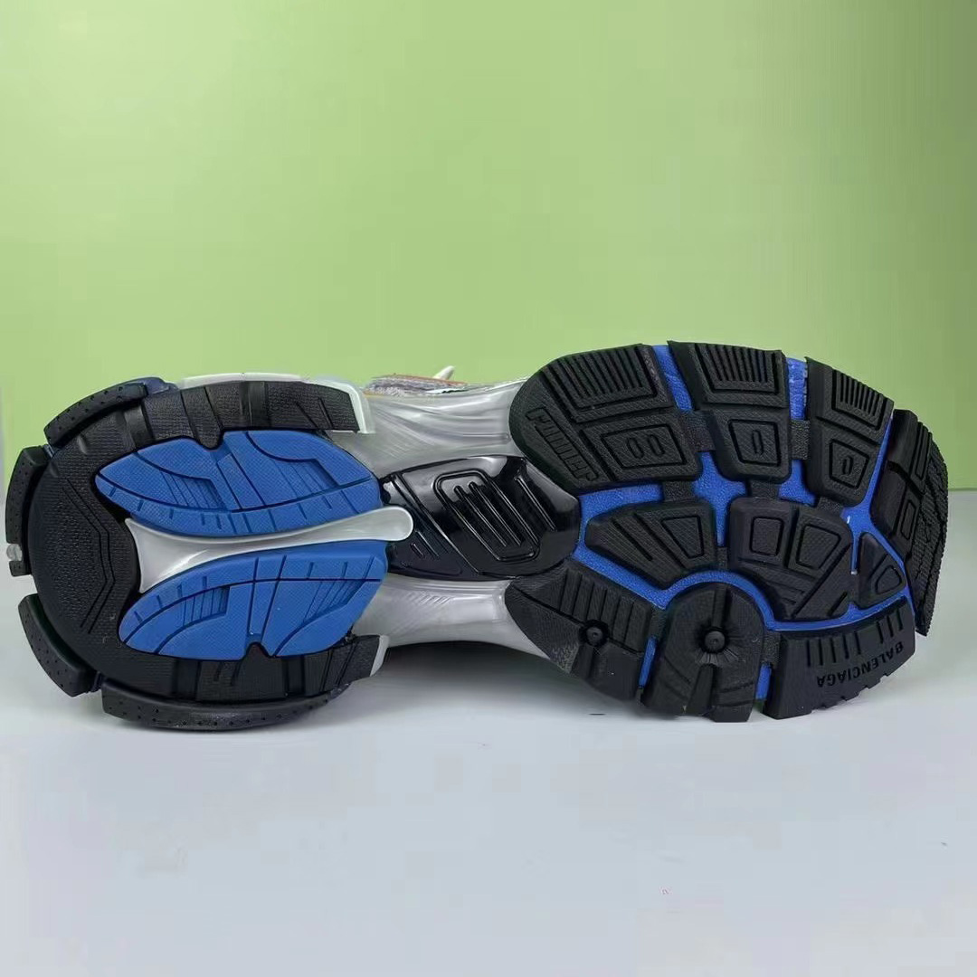 Balenciaga Runner Sneaker  - FashionPlug