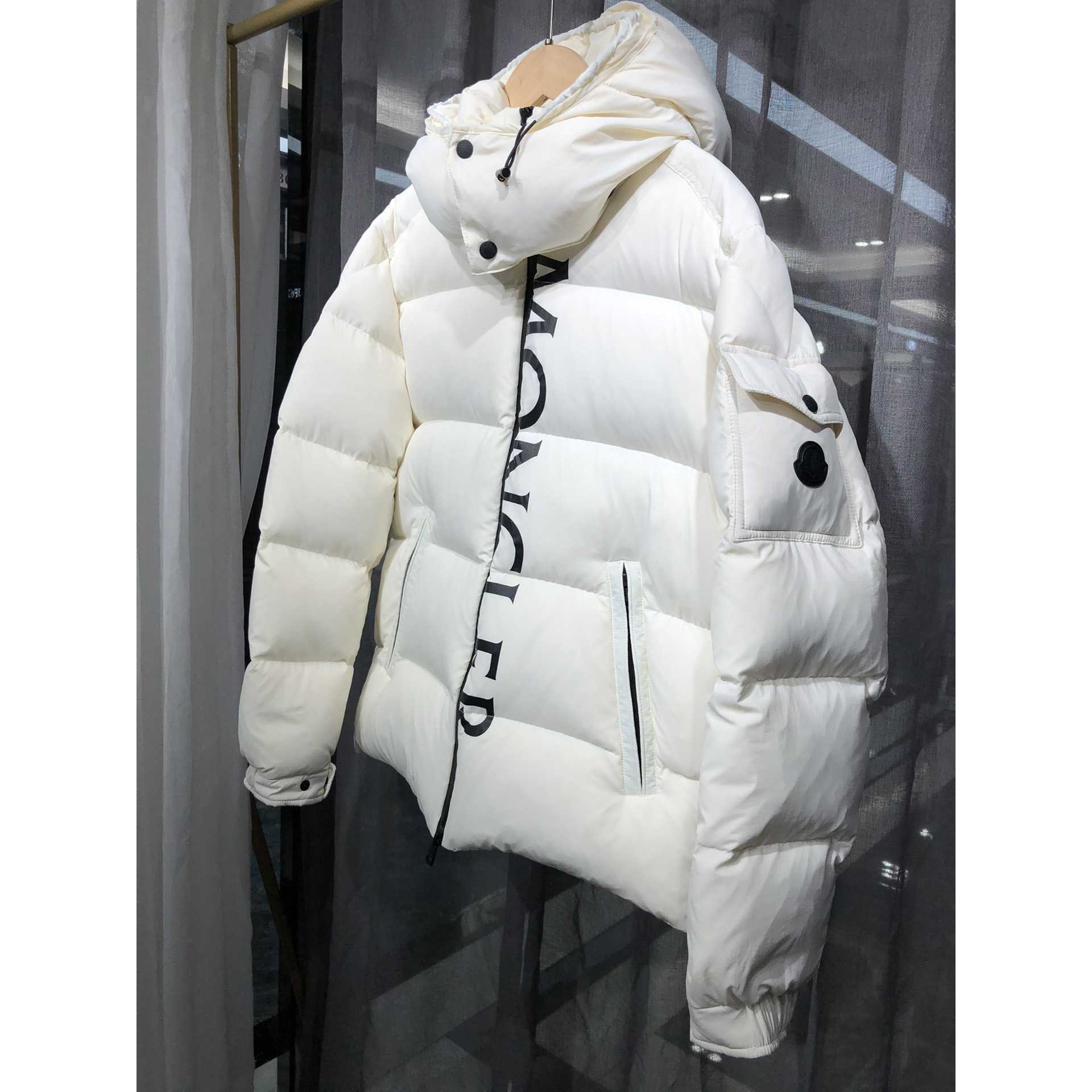 Moncler Dieng Short Down Jacket - FashionPlug