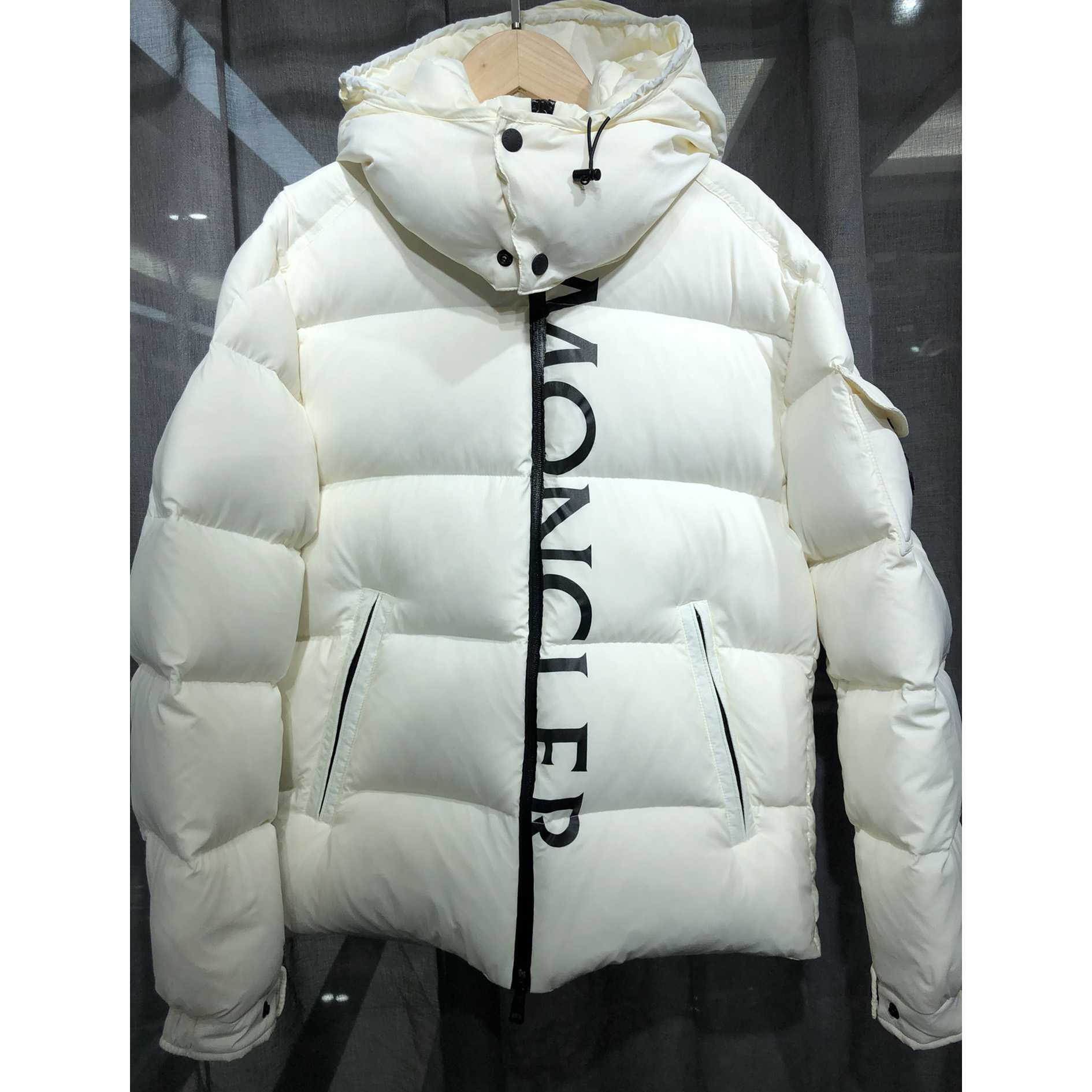 Moncler Dieng Short Down Jacket - FashionPlug