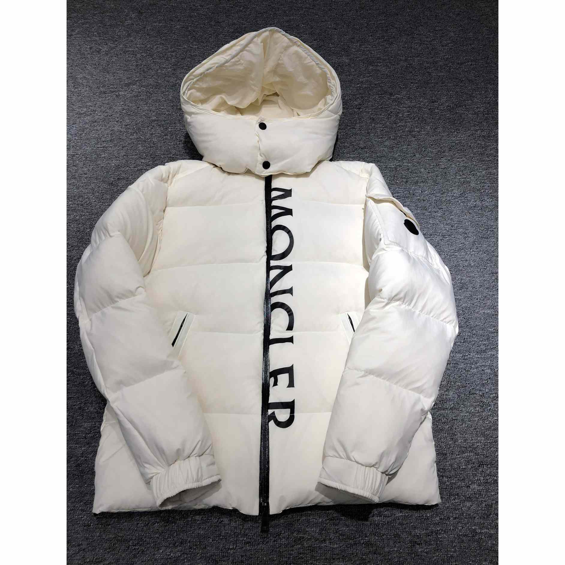 Moncler Dieng Short Down Jacket - FashionPlug