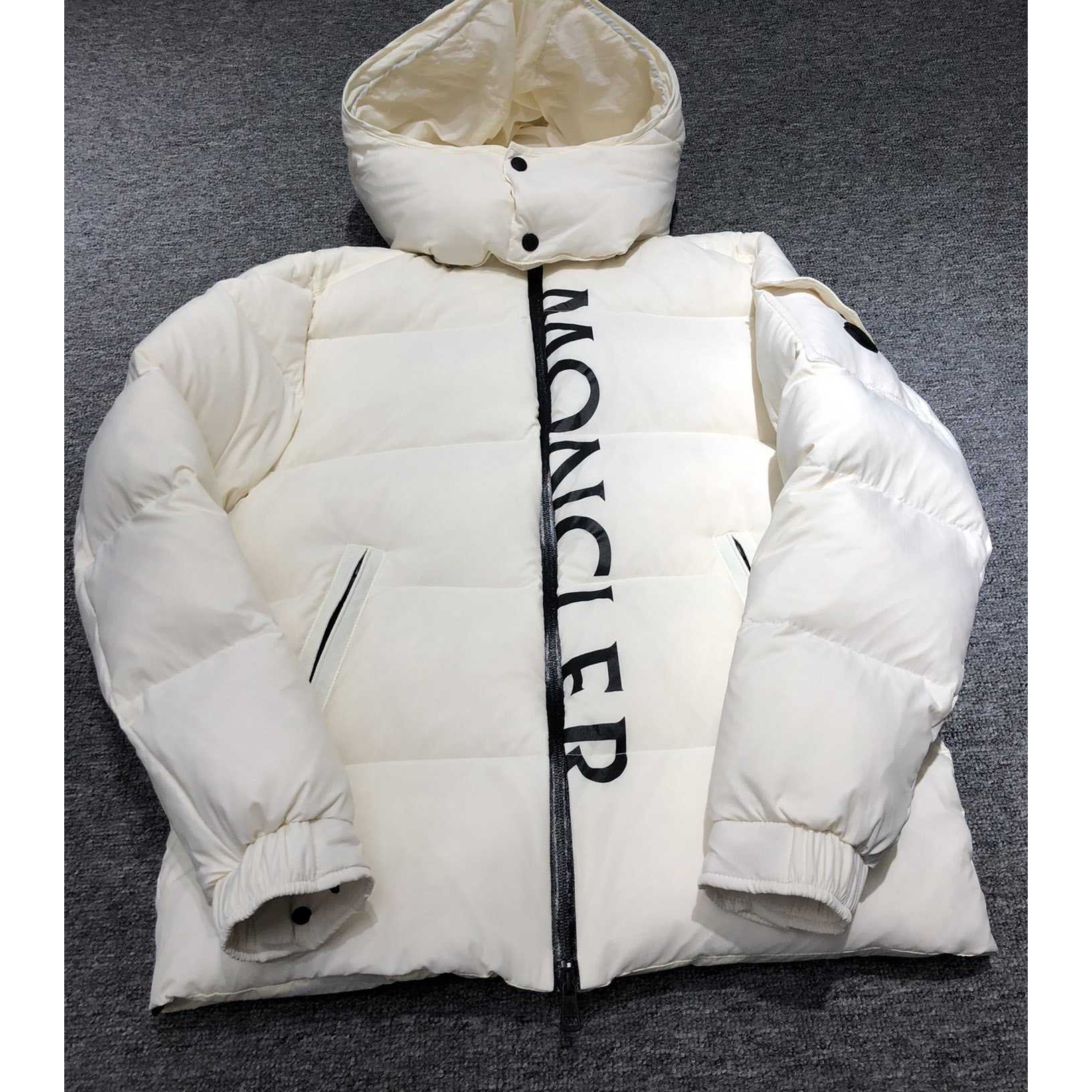 Moncler Dieng Short Down Jacket - FashionPlug