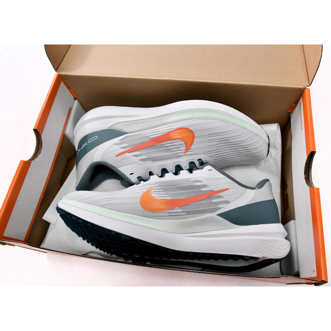 Nike Air Winflo 9 Pure Platinum Mineral Sneaker     DD6203-005 - FashionPlug
