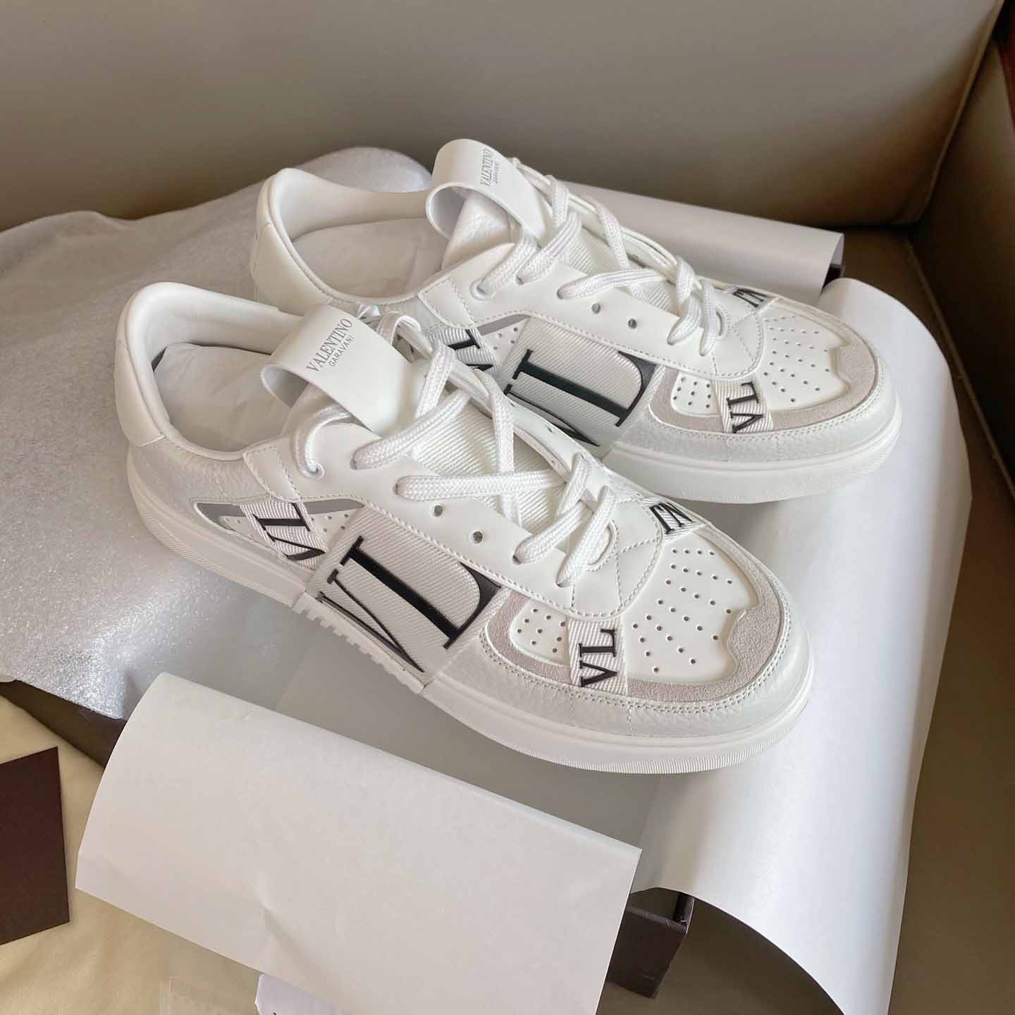 Valenti Low-Top Calfskin Vl7n Sneaker With Bands - FashionPlug