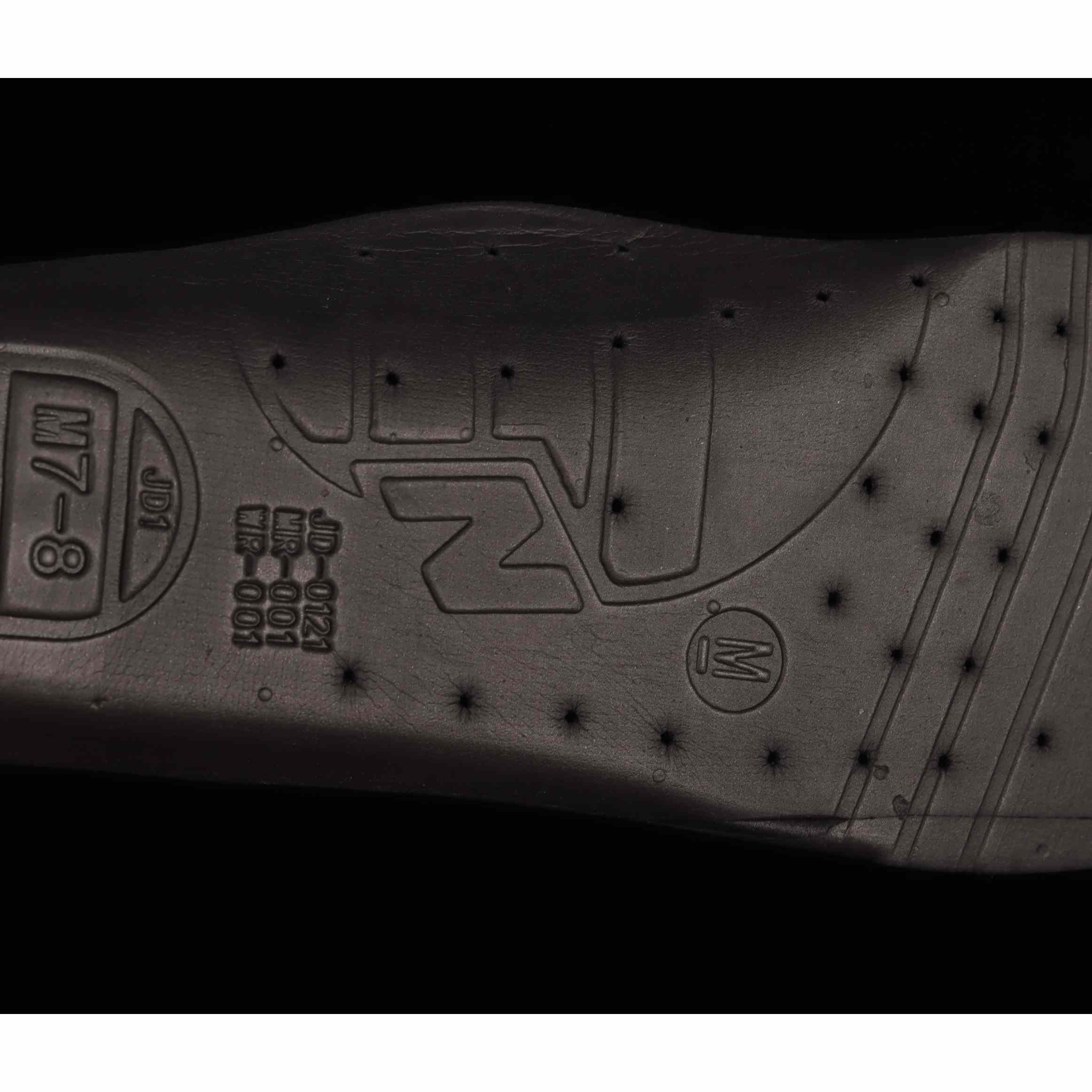 New Balance NB990 Sneakers           M990BS3 - FashionPlug