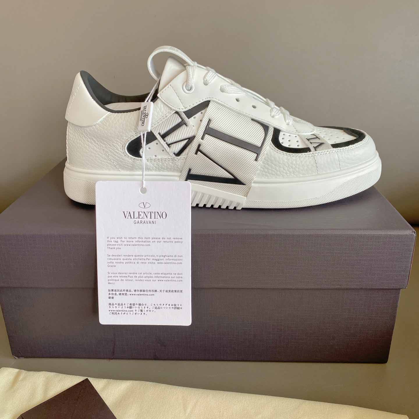 Valenti Low-Top Calfskin Vl7n Sneaker With Bands - FashionPlug