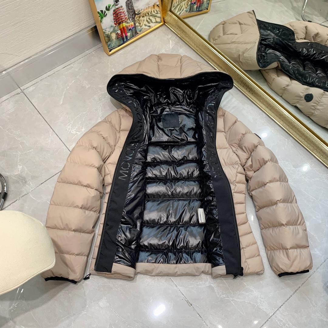 Moncler Herbe Short Down Jacket - FashionPlug