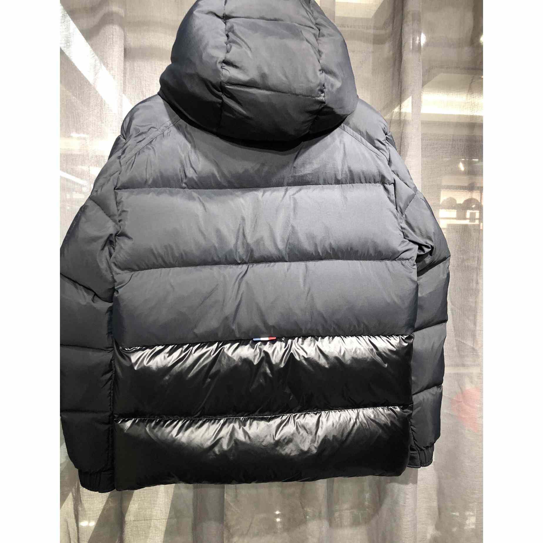 Moncler Dieng Short Down Jacket - FashionPlug