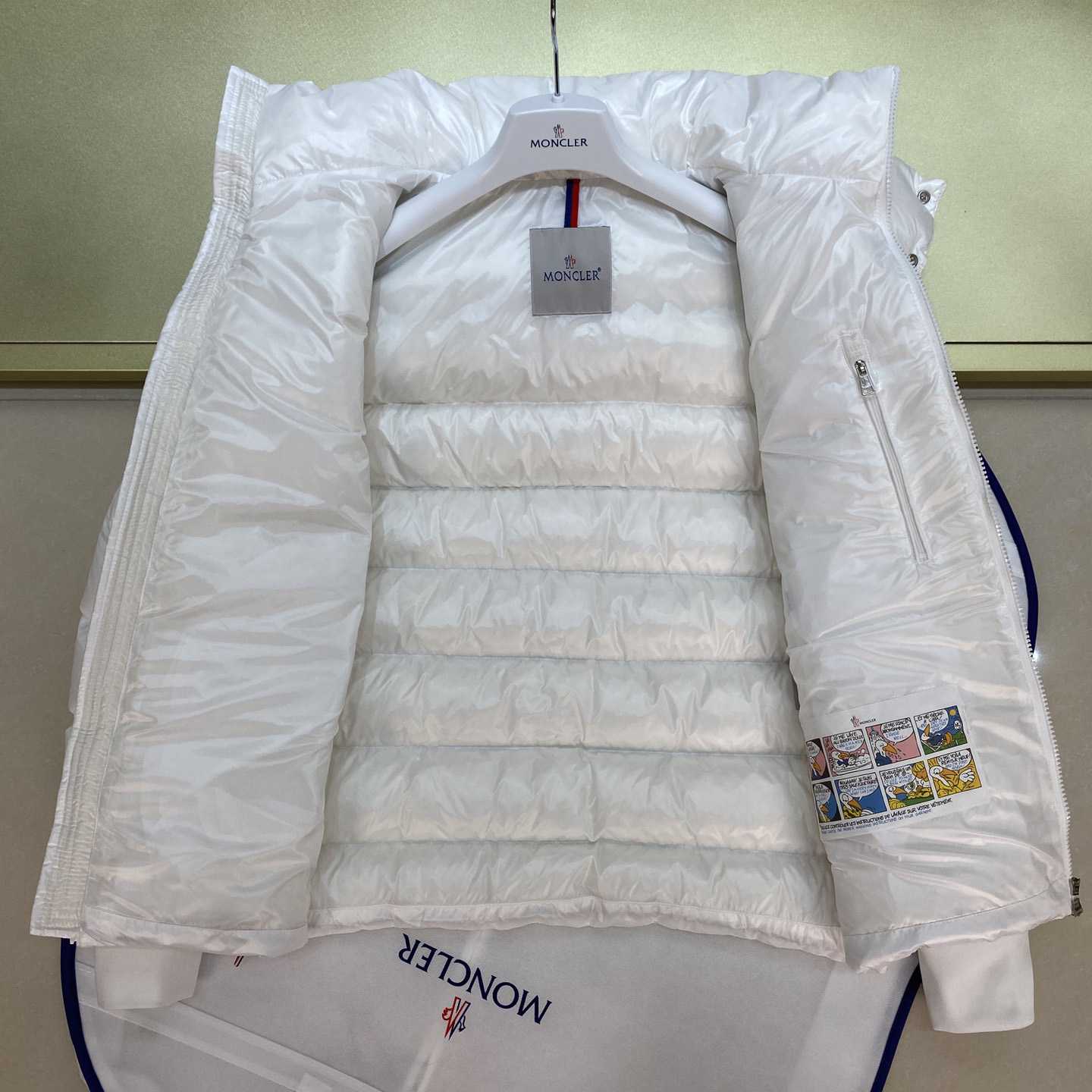 Moncler Corydale Short Down Jacket - FashionPlug
