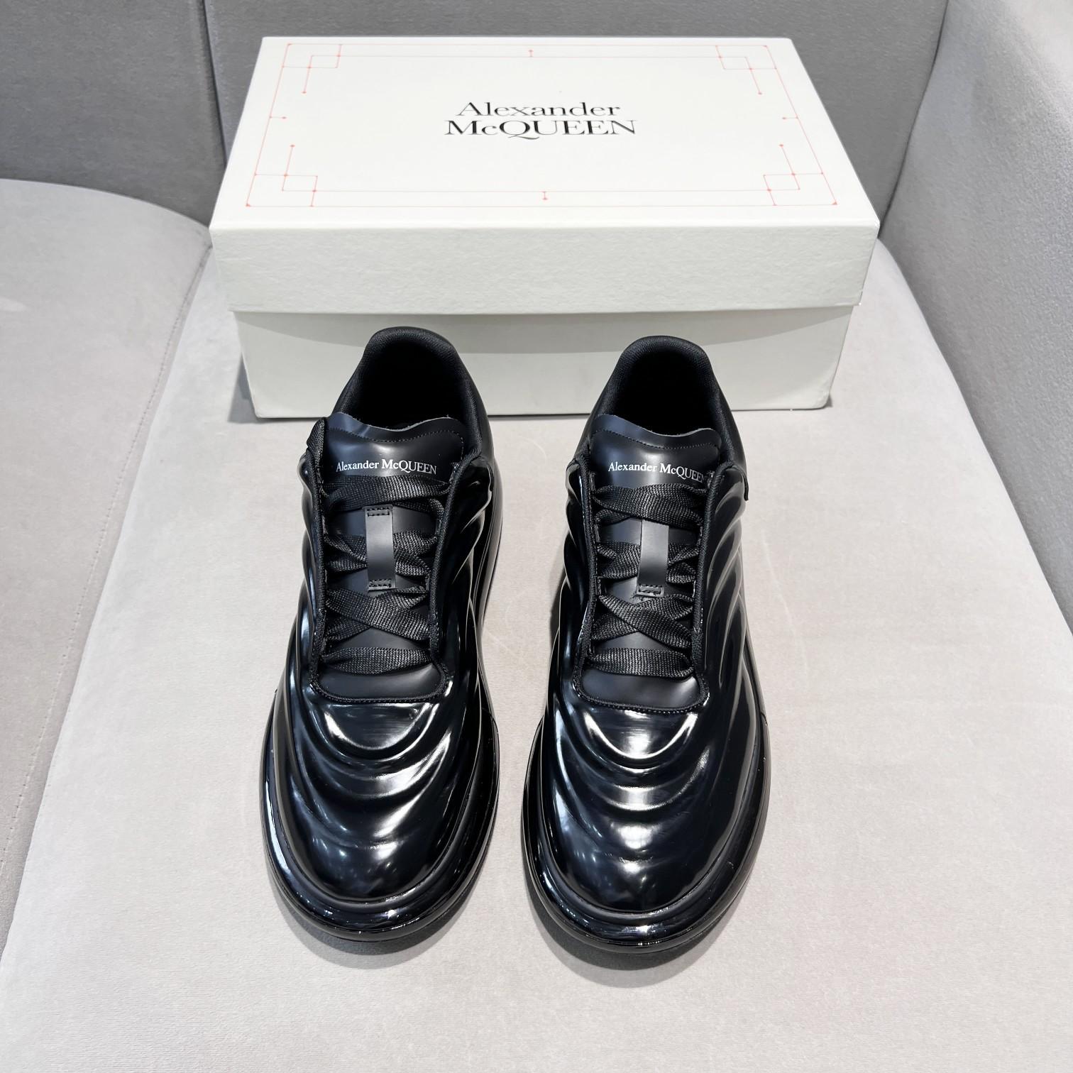 Alexander Mqueen Oversized Sneaker In Black - FashionPlug