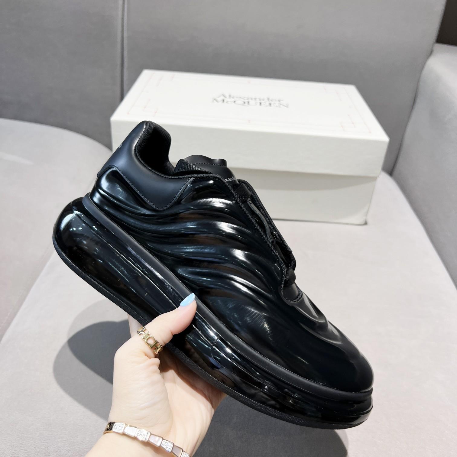 Alexander Mqueen Oversized Sneaker In Black - FashionPlug
