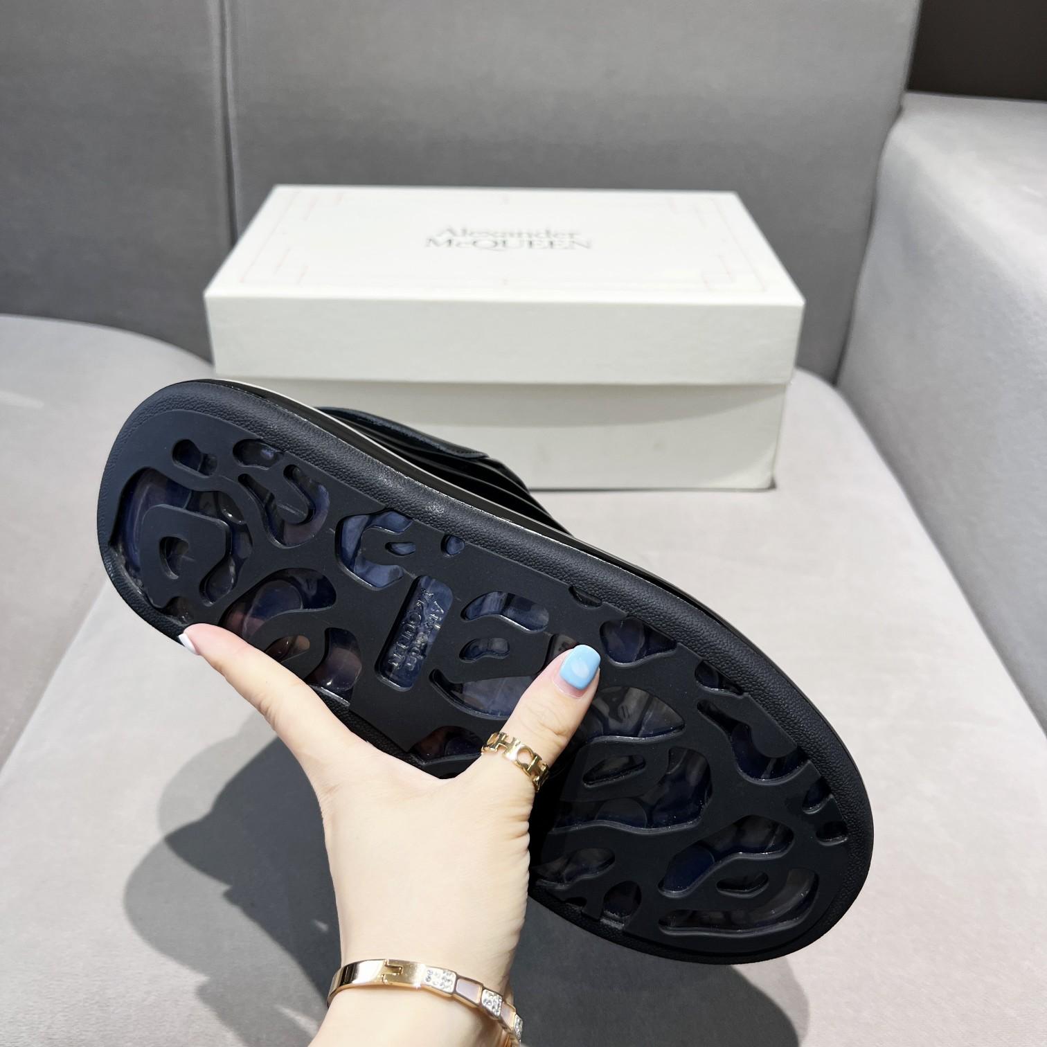 Alexander Mqueen Oversized Sneaker In Black - FashionPlug
