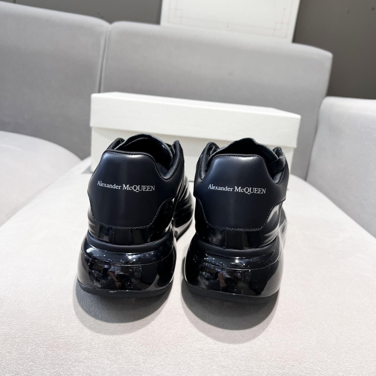 Alexander Mqueen Oversized Sneaker In Black - FashionPlug