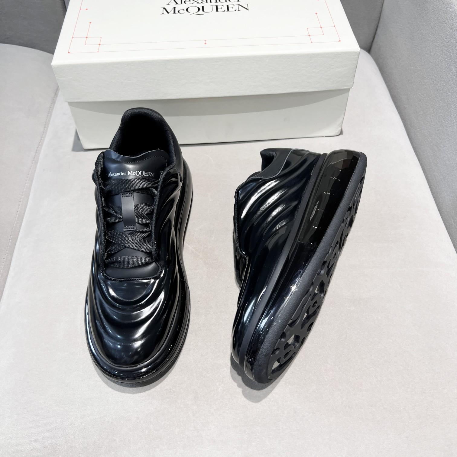 Alexander Mqueen Oversized Sneaker In Black - FashionPlug