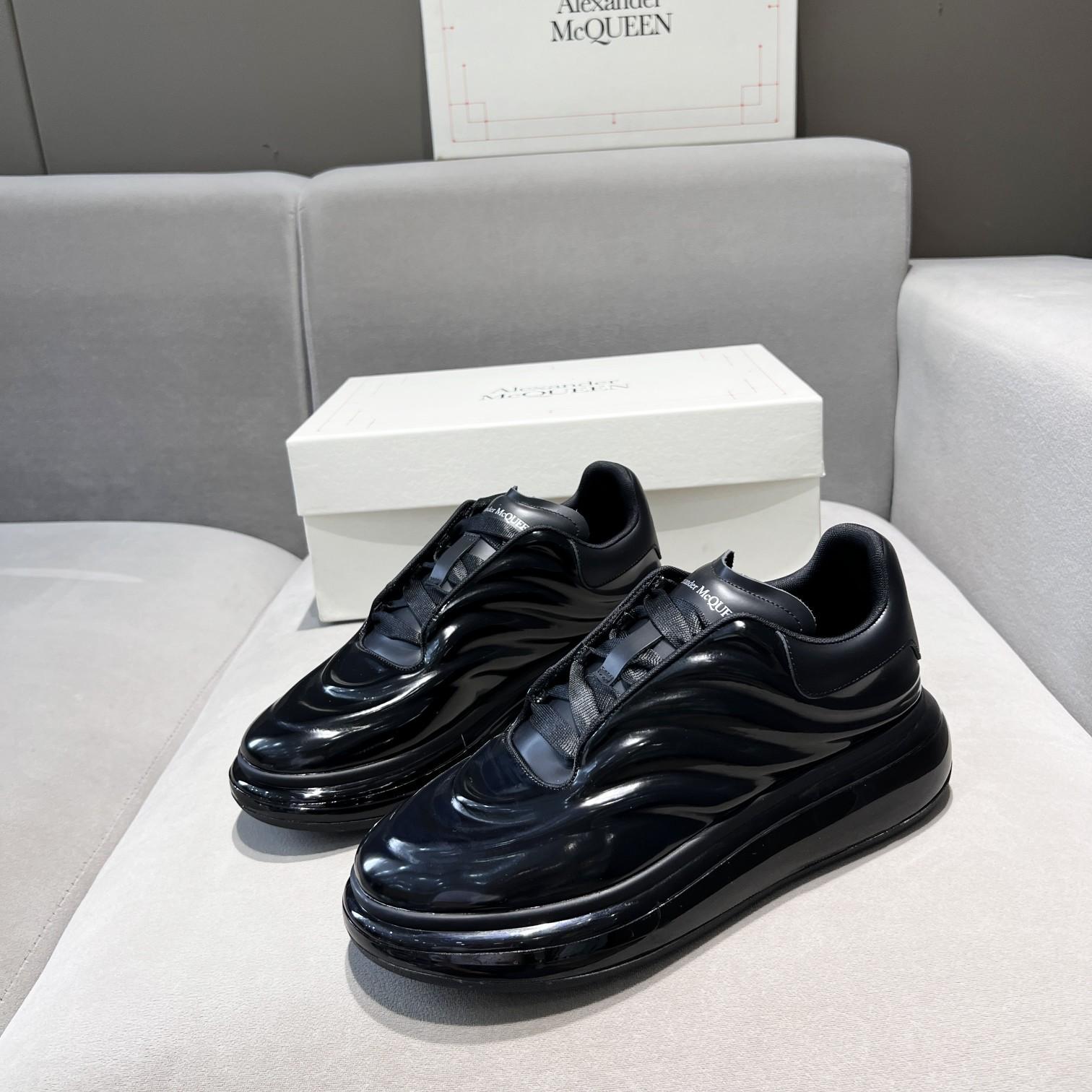Alexander Mqueen Oversized Sneaker In Black - FashionPlug