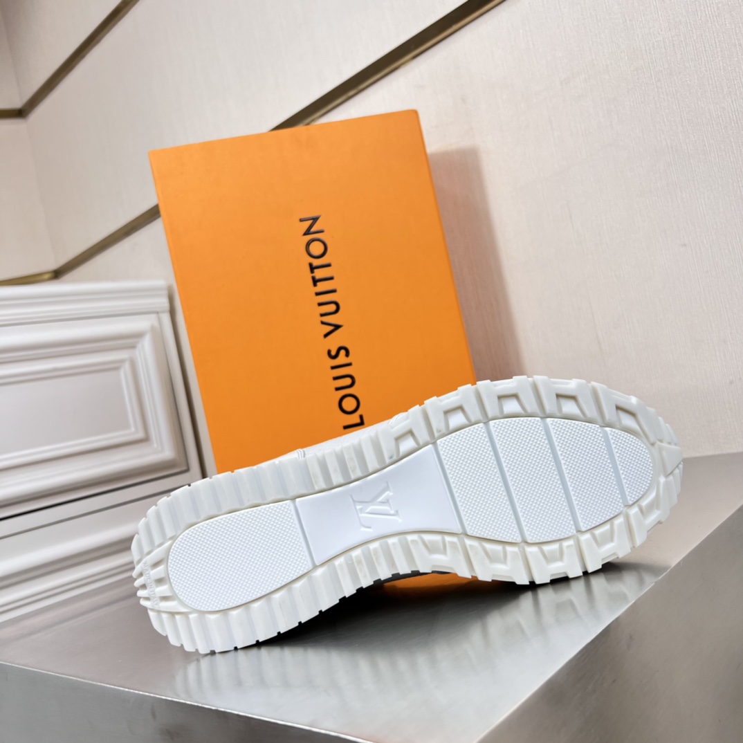 Louis Vuitton Run Away Sneaker      1A9ZK2 - FashionPlug