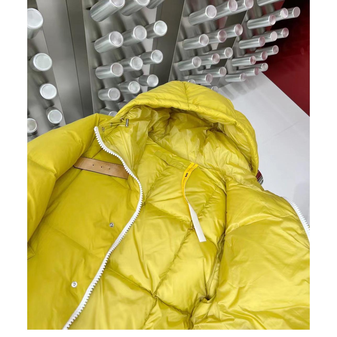 Moncler Wintefold Short Down Jacket - FashionPlug