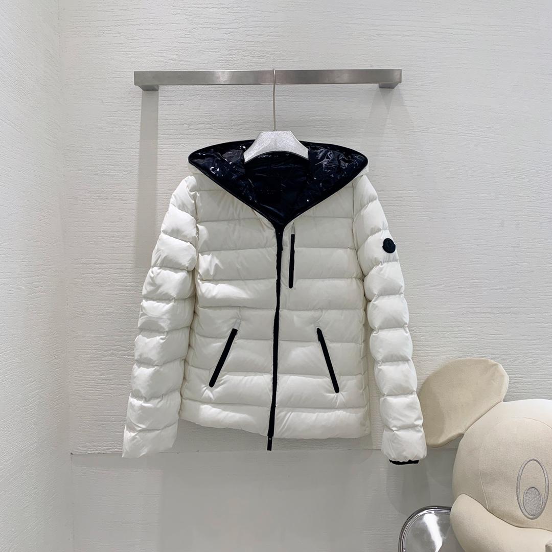 Moncler Herbe Short Down Jacket - FashionPlug