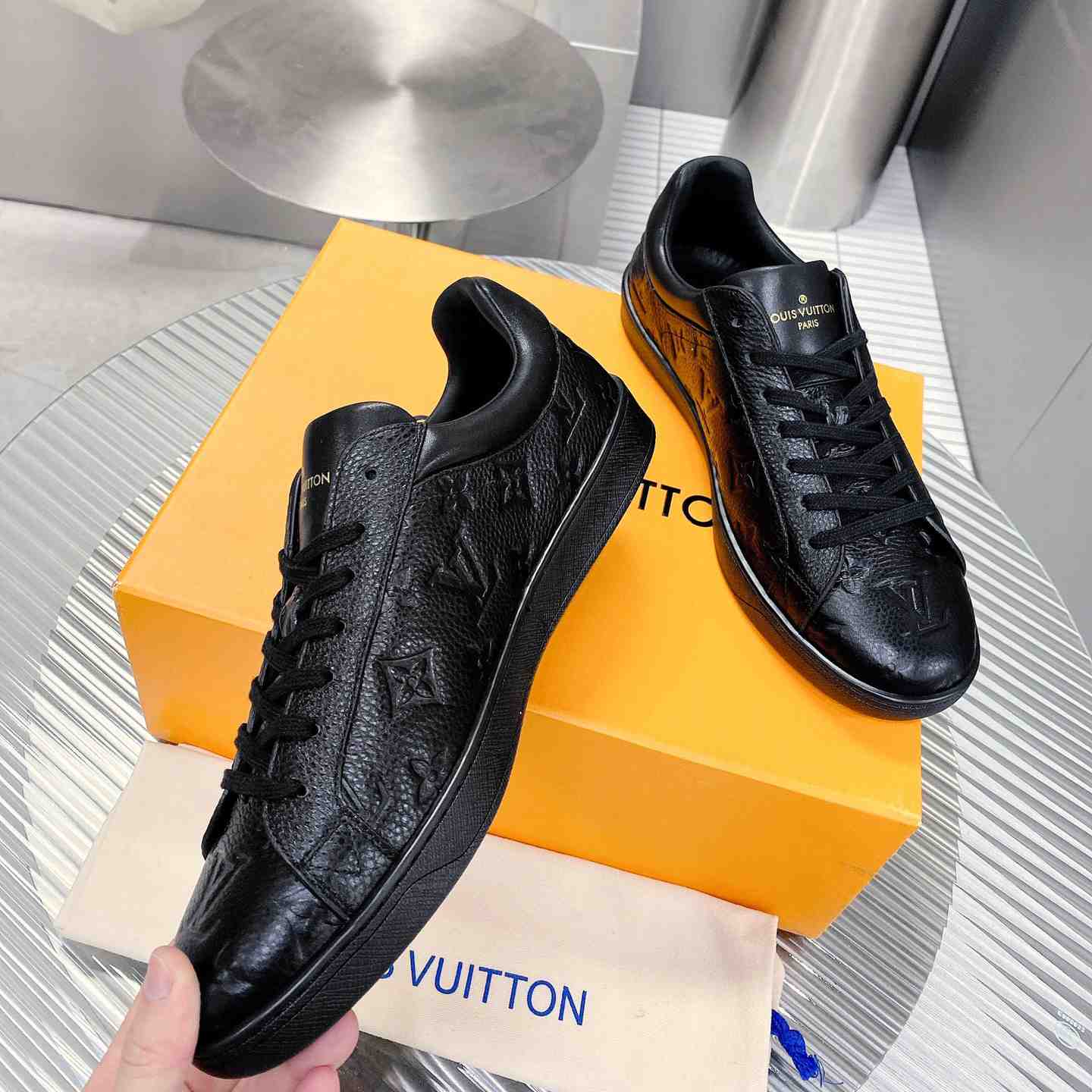 Louis Vuitton Luxembourg Sneaker    1A8QEB - FashionPlug