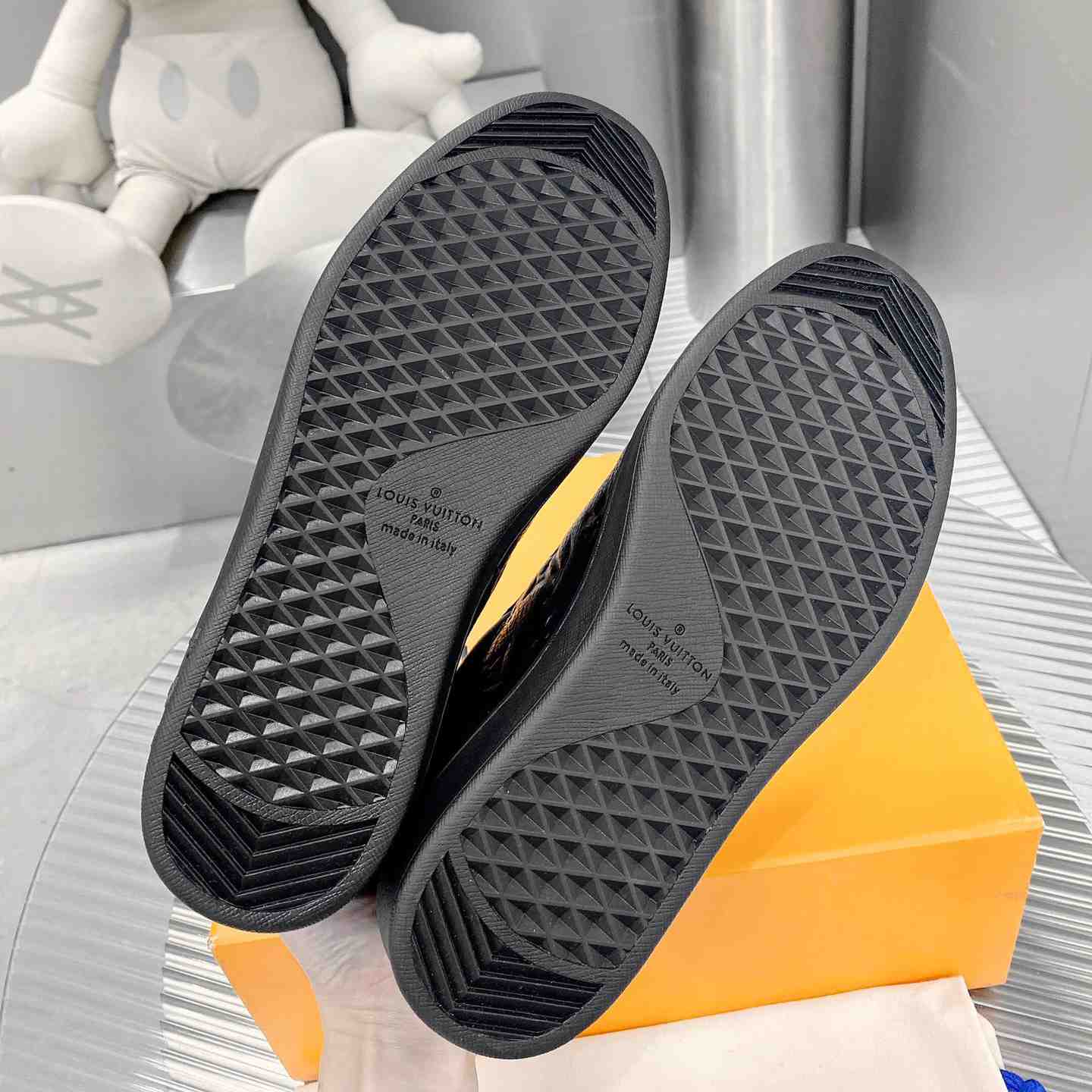 Louis Vuitton Luxembourg Sneaker    1A8QEB - FashionPlug