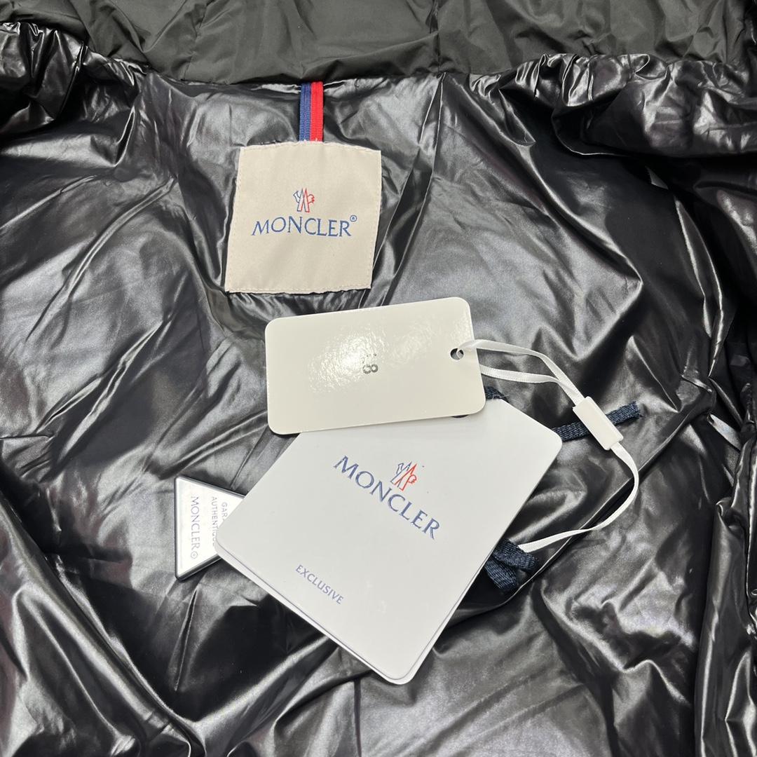 Moncler Black Daynamic Porossan Down Jacket - FashionPlug