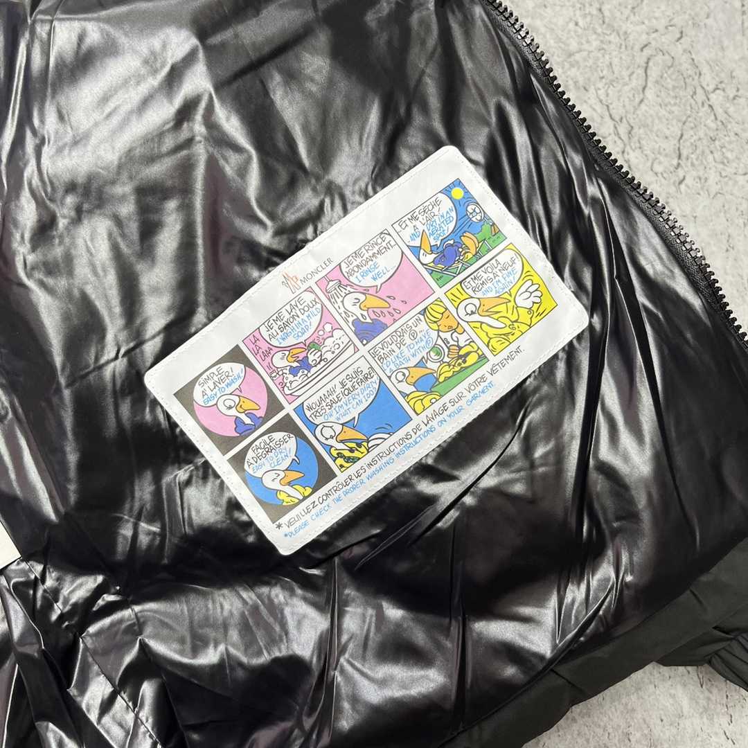 Moncler Black Daynamic Porossan Down Jacket - FashionPlug