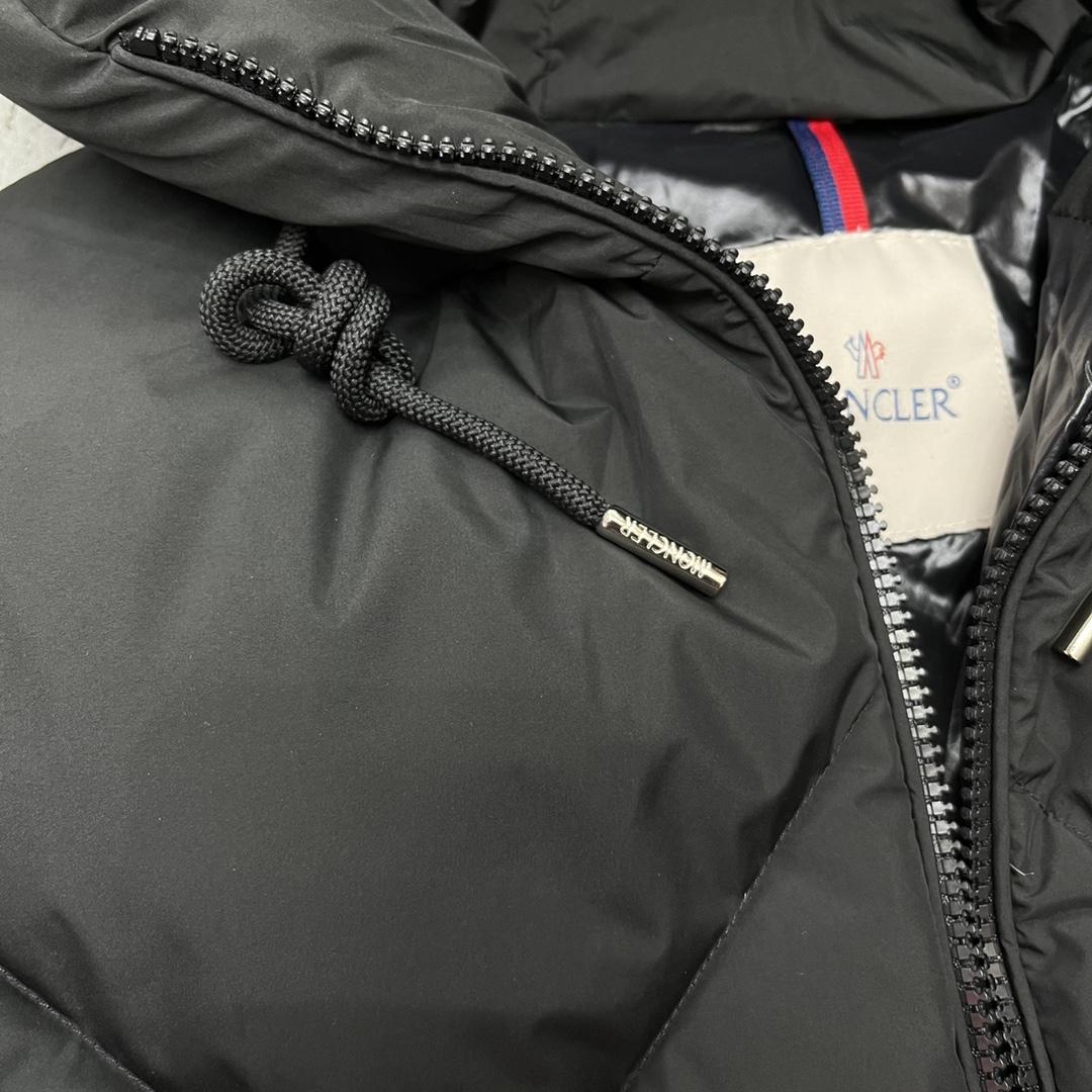 Moncler Black Daynamic Porossan Down Jacket - FashionPlug