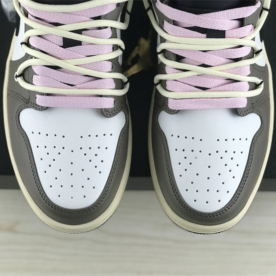 Air Jordan 1 Low Sneaker   553558-062 - FashionPlug