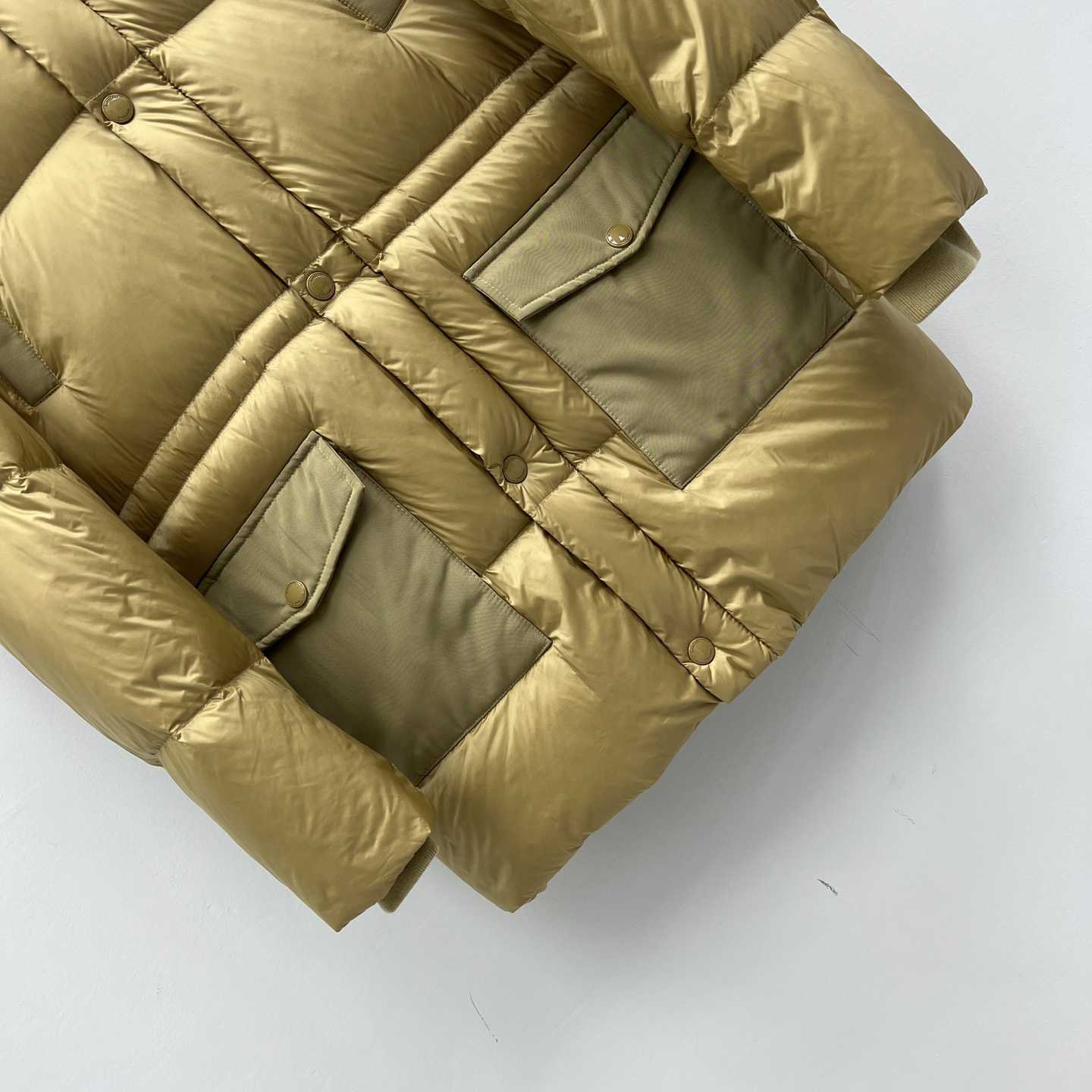 Burberry Logo Appliqué Nylon Puffer Coat - FashionPlug