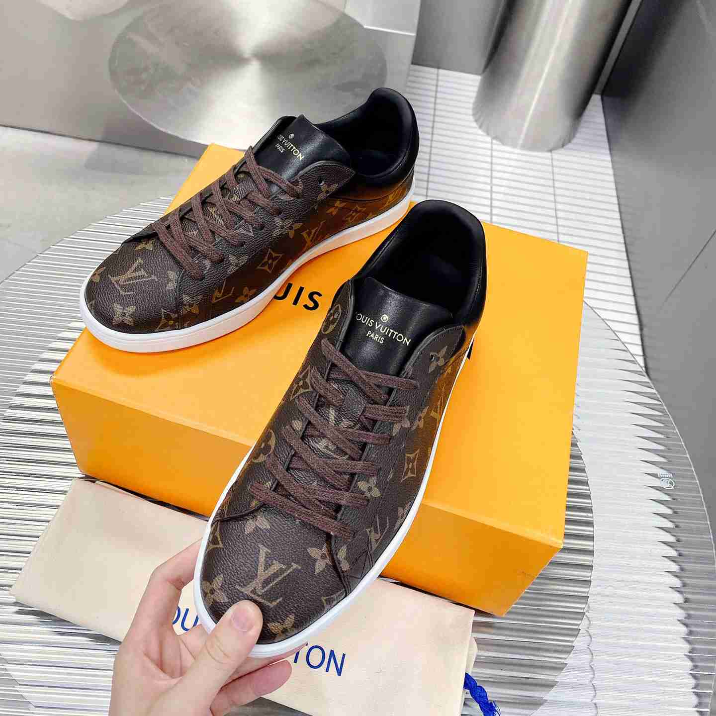 Louis Vuitton Luxembourg Samothrace Sneakers     1A4PAF - FashionPlug