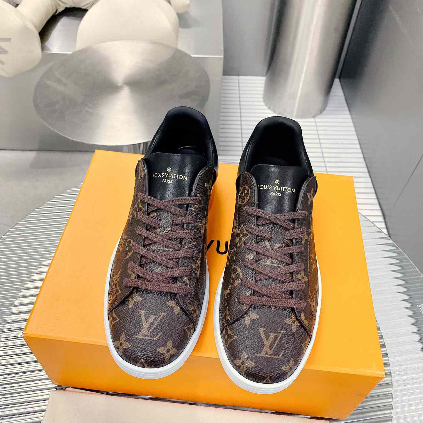 Louis Vuitton Luxembourg Samothrace Sneakers     1A4PAF - FashionPlug