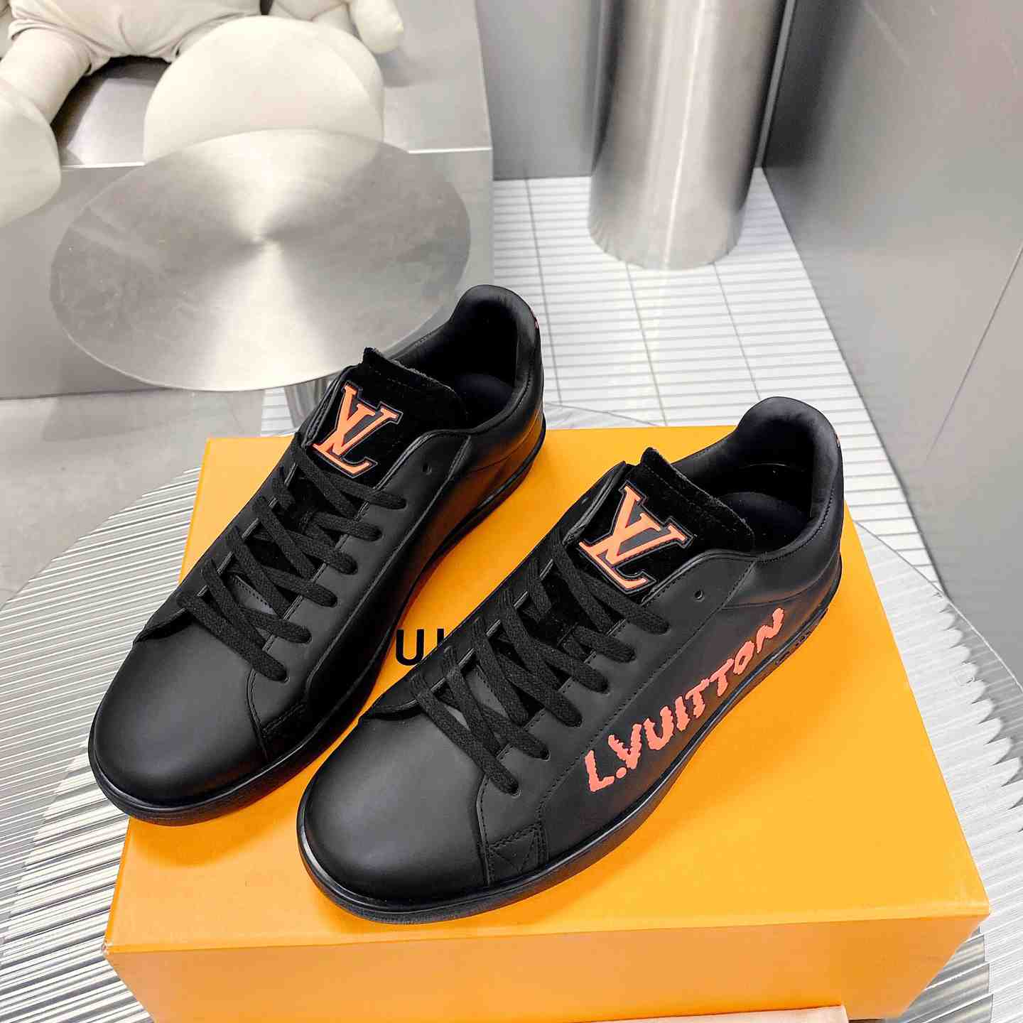 Louis Vuitton Luxembourg Samothrace Sneakers   1A9JCM - FashionPlug