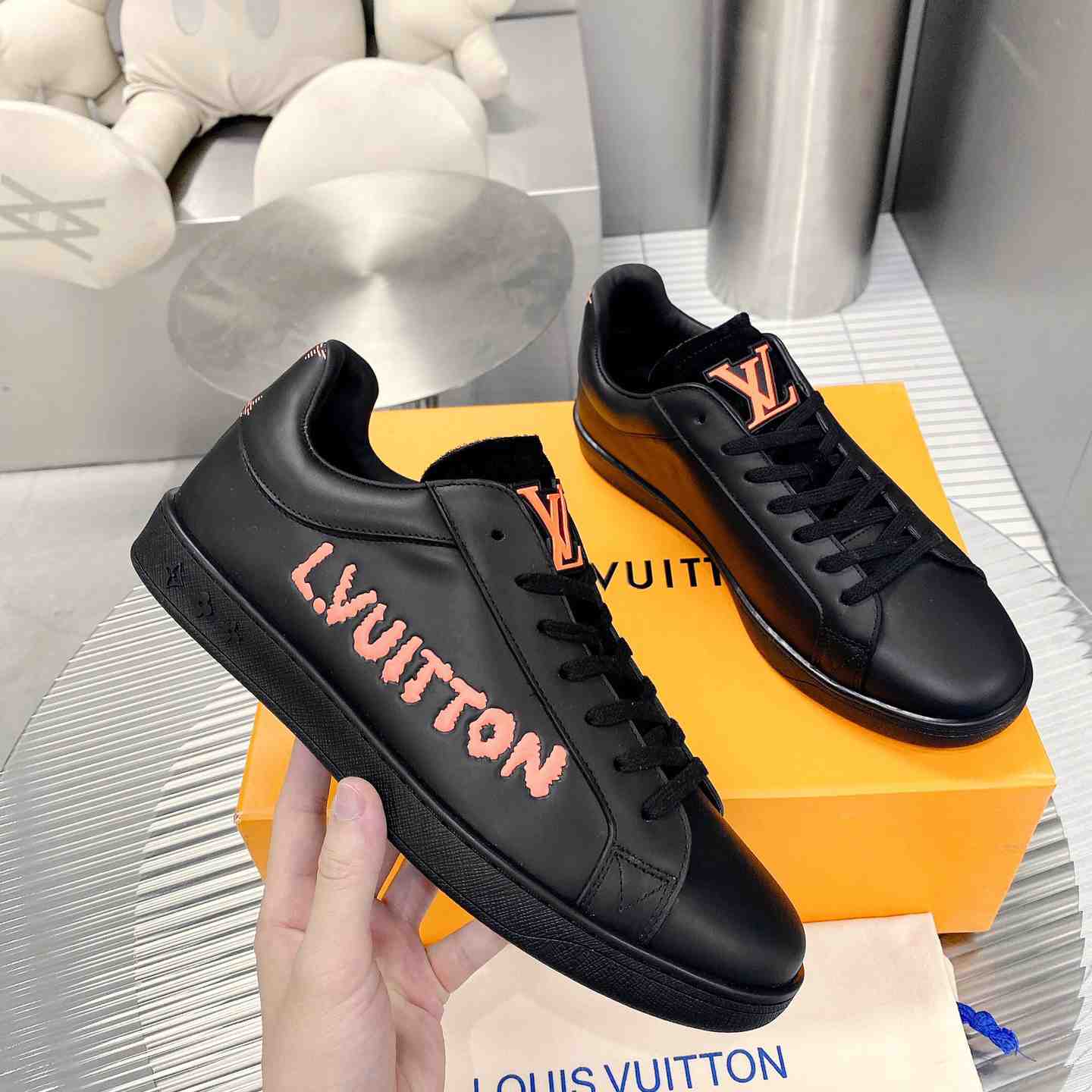 Louis Vuitton Luxembourg Samothrace Sneakers   1A9JCM - FashionPlug