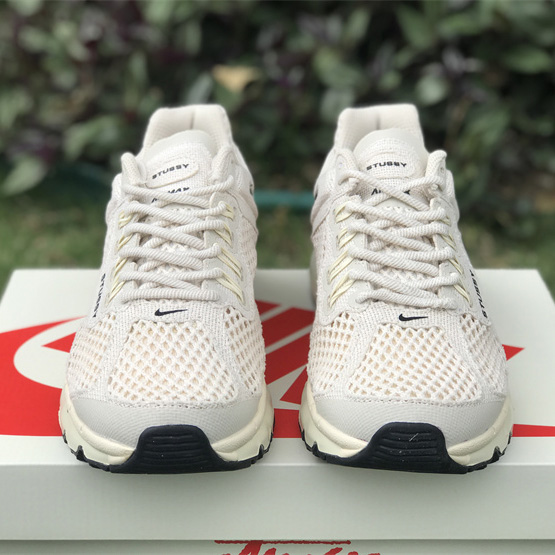 Stüssy x Nike Air Max 2013 Sneakers   DM6447-200 - FashionPlug