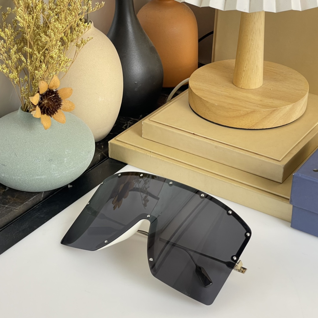 Gucci Mask-Shaped Sunglasses     GG1244 - FashionPlug