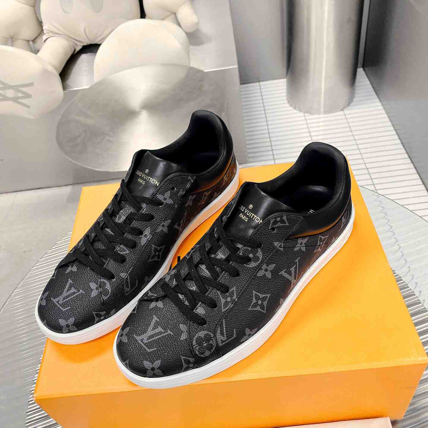 Louis Vuitton Luxembourg Samothrace Sneakers     1A4PAT - FashionPlug