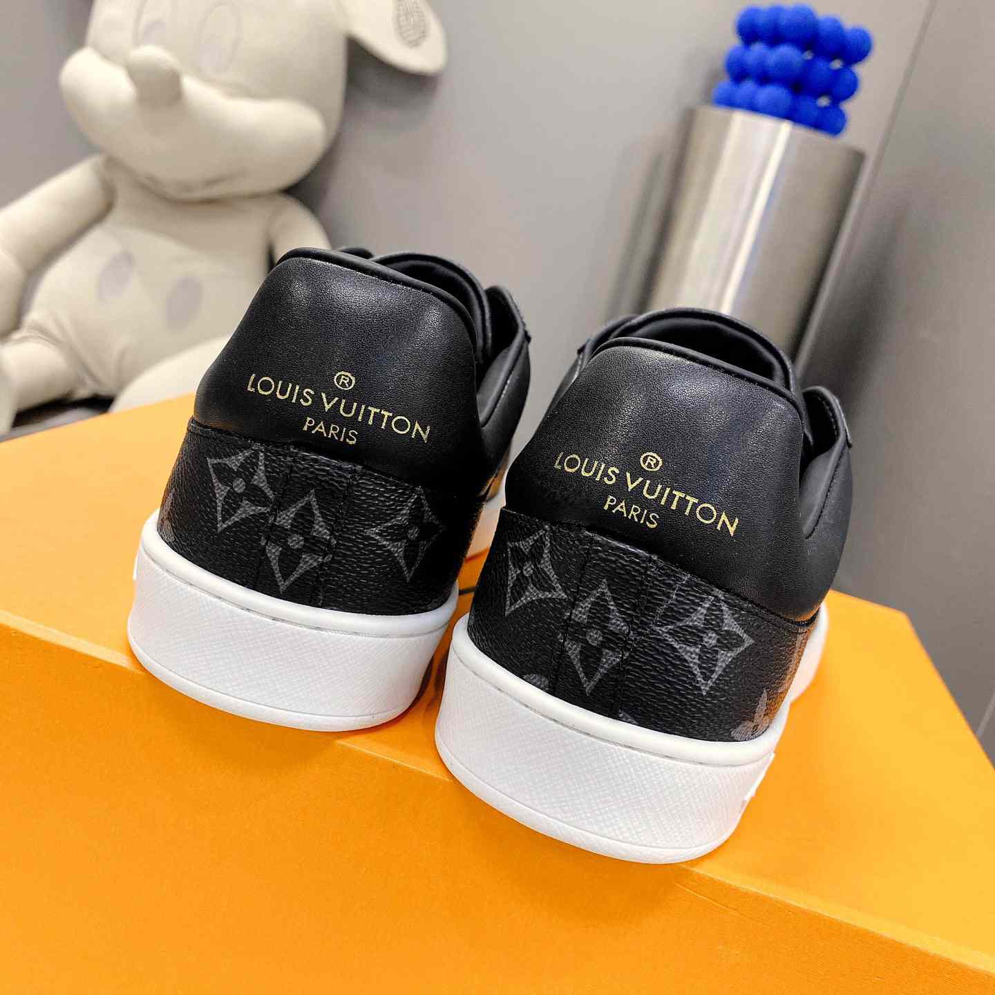Louis Vuitton Luxembourg Samothrace Sneakers     1A4PAT - FashionPlug