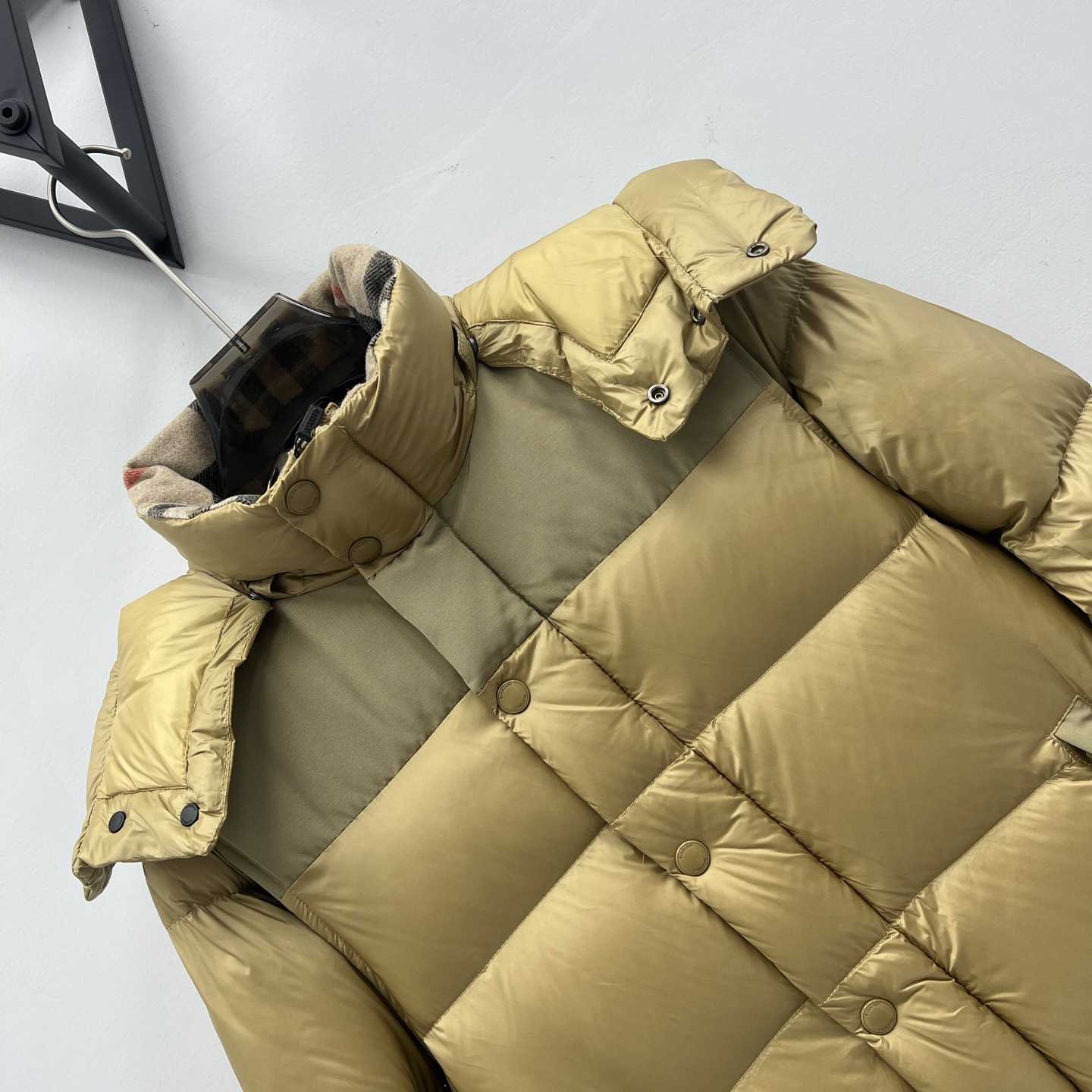 Burberry Detachable Sleeve Hooded Puffer Jacket - FashionPlug