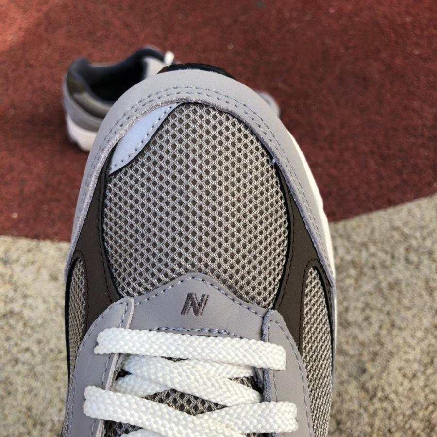 New Balance NB2002R Sneakers        M2002RAW - FashionPlug