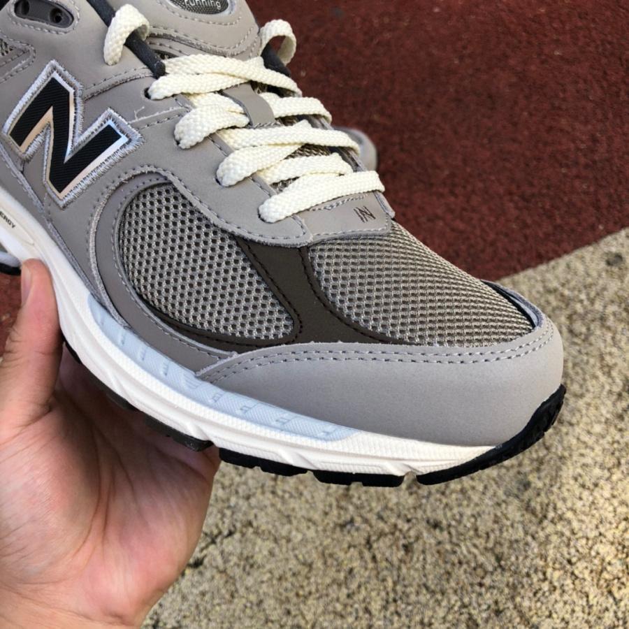 New Balance NB2002R Sneakers        M2002RAW - FashionPlug