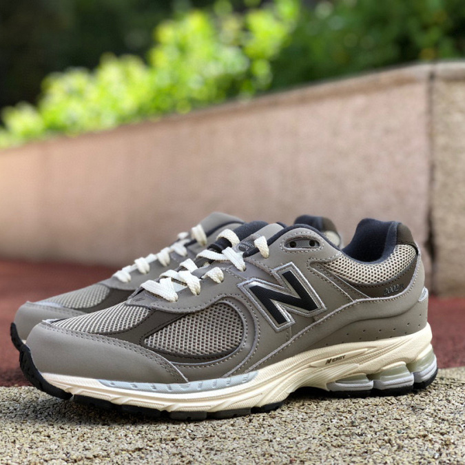 New Balance NB2002R Sneakers        M2002RAW - FashionPlug