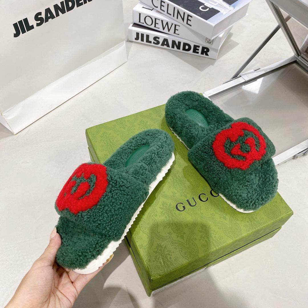 Gucci Women's Slide Sandal With Interlocking G - FashionPlug