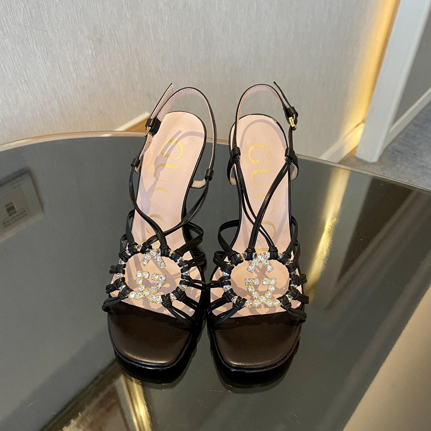 Gucci Women's Sandal With Interlocking G - FashionPlug