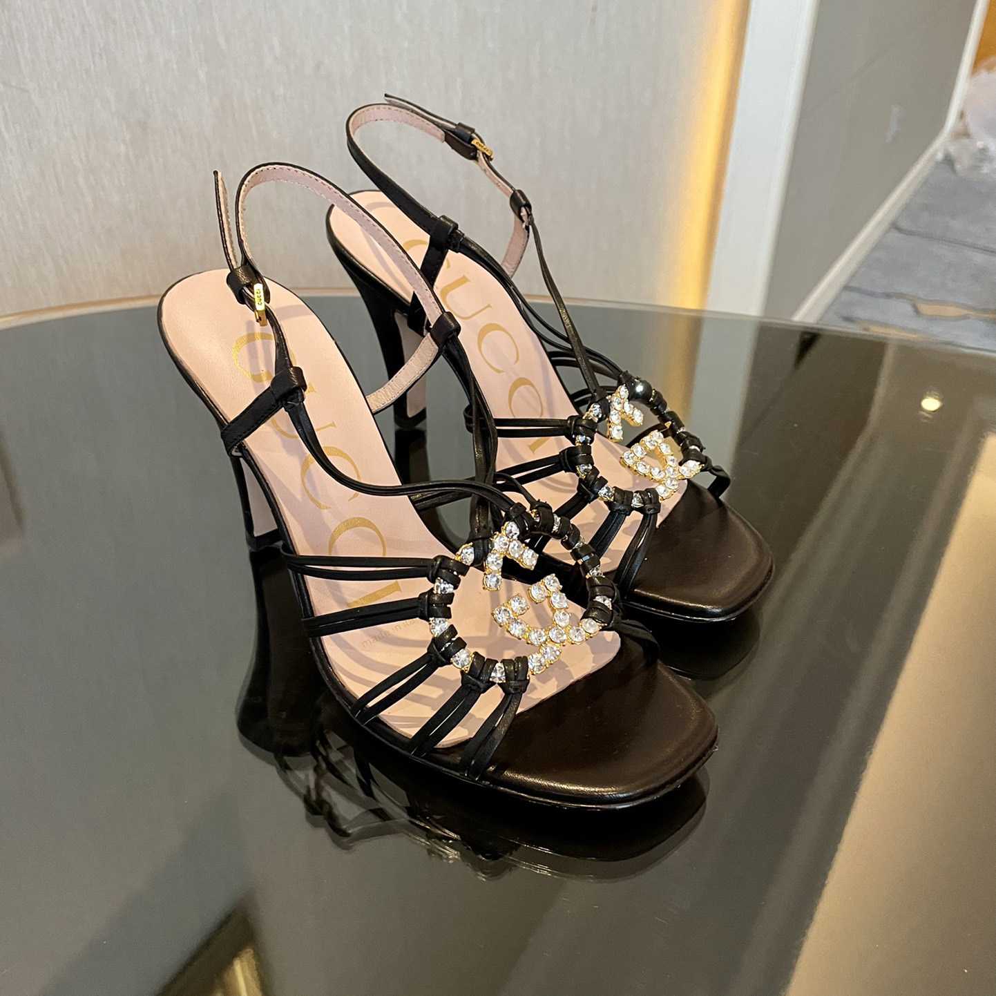 Gucci Women's Sandal With Interlocking G - FashionPlug