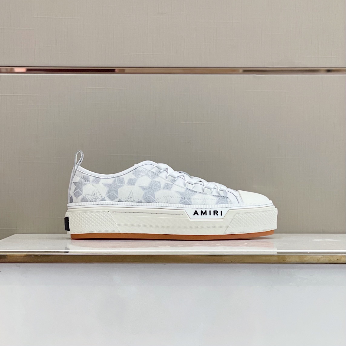 Amiri Low Top Sneaker - FashionPlug