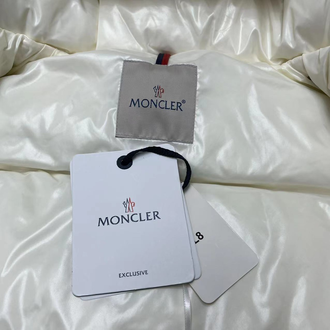 Moncler Gaou Short Down Jacket - FashionPlug